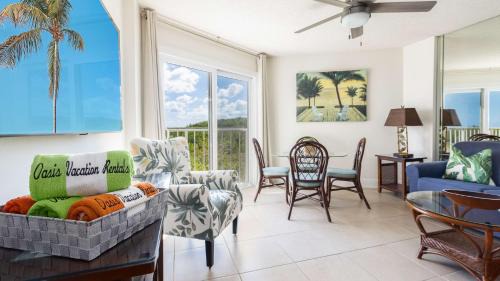 Tavernier House | Modern and Coastal 3212 is Across from Pool