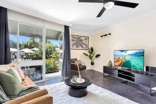 Cairns North Apartment | Modern Apartment Close to the City Centre 21