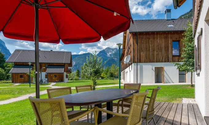 Obertraun Apartment | Modern Apartment Near Cross-country Skiing