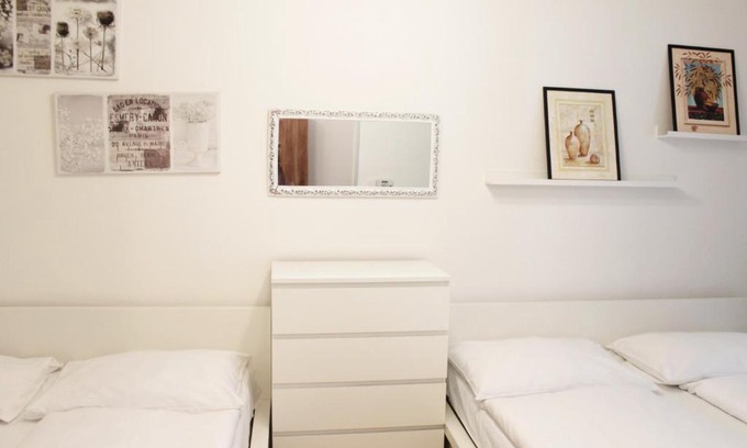 Nove Mesto Apartment | Modern Apartment Ve Smečkách 28