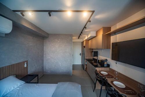 Santo Amaro Apartment | Modern Apt with Amazing View, Pool and Gym