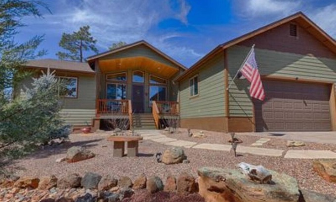 Show Low Cabin | Modern Cabin Getaway with a Pine Tree View!