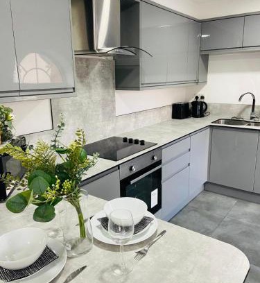 Smethwick Apartment | Modern flat with free parking close to Birmingham Centre