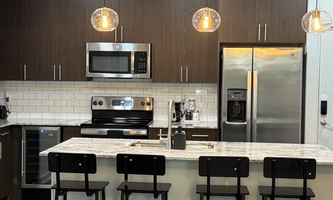 Old East Dallas Apartment | Modern High End Corporate Condo