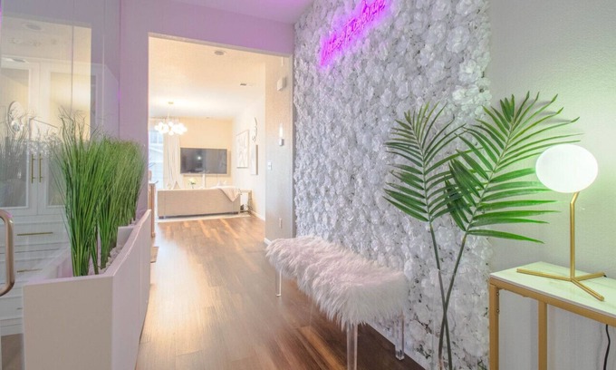 Aurora House | Modern Home: Firepit, Quiet Area, Near DIA & Parks