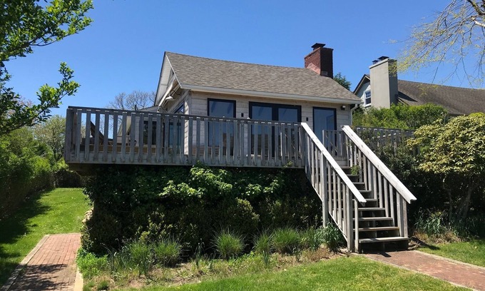 Montauk House | Modern home in Ditch Plains, 4-min-walk from the beach