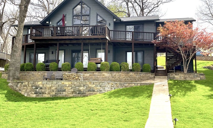 Gravois Mills House | Modern lake home steps from calm water in a quiet cove.