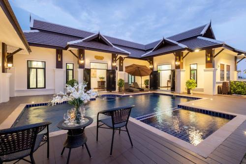 Mae Hia Villa | Modern Lanna Style Grand Pool Villa
