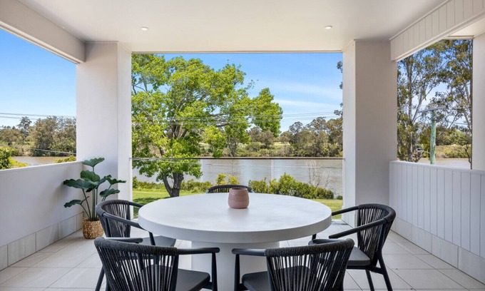 Yeronga House | Modern Luxury Riverfront Sanctuary