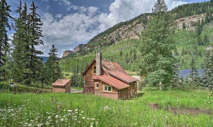 Columbine Lake Cabin | Modern Mtn Cabin ~ 1 Mi to Purgatory Ski Resort!