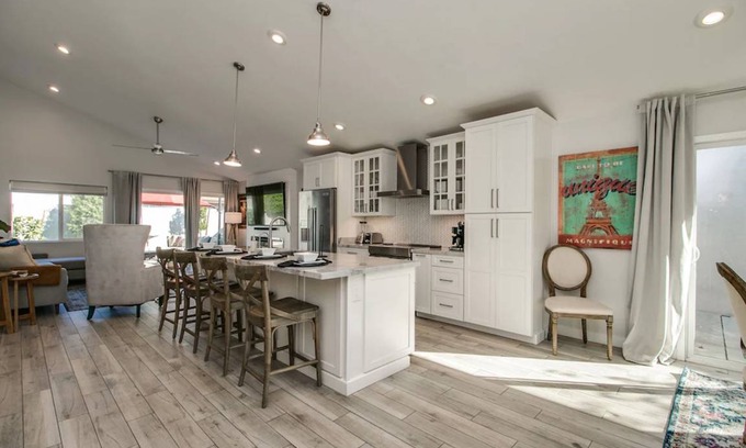 Pima Meadows House | Modern Old Town Scottsdale Home w/Designer Touch!