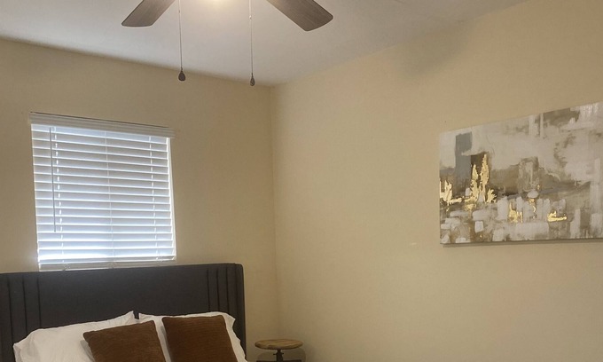 Fondren Apartment | Modern Queen Suite Apt