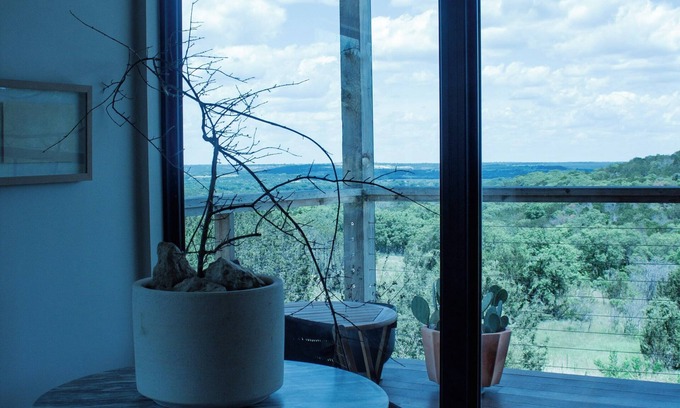Paluxy House | Modern, Serene and Artistic Home