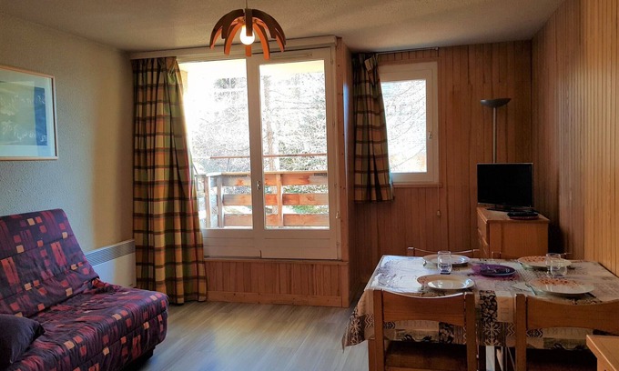 Orcieres-Merlette Apartment | Modern Studio in Orcières - Close to Ski Slopes, Shops - Sleeps 4, Pet Friendly