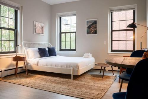 Prudential - St. Botolph Apartment | Modern Studio in South End