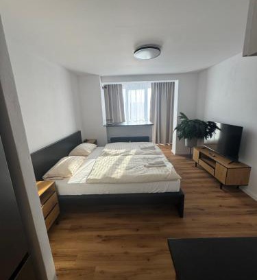 Juh Apartment | Modern Studio near City Center