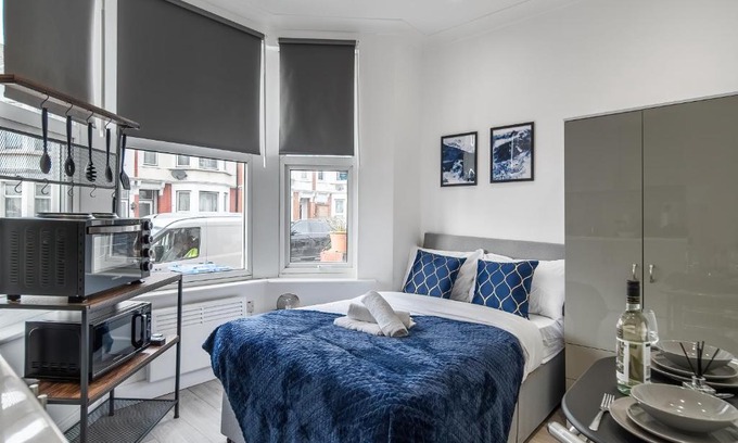 Brent Apartment | Modern Studio Rooms in Zone 2 London