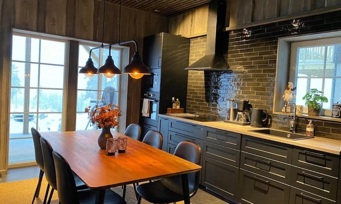 Jarvso House | Modern Stuga med Ski Lodge känsla