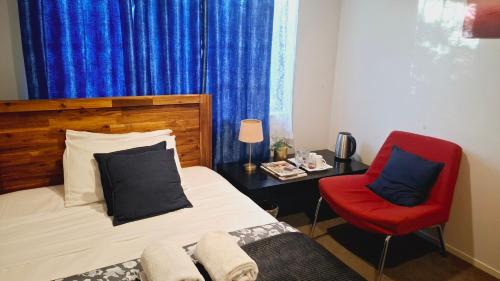 Te Atatu South House | Modern Sunny & Comfy Rooms near Henderson, Auckland