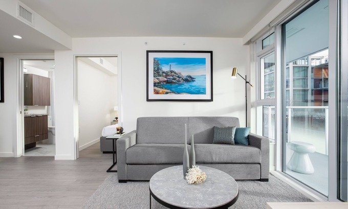 Downtown Vancouver Hotel | Modern Two Bedroom Apartment in Trendy Downtown Neighbourhood
