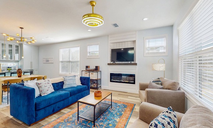 Granite Shoals House | Modern two-story home with kitchen, backyard, patio & dog-friendly