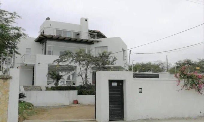 Playas Villa | Moderna casa con vista al mar, con jacuzzi y piscina privada