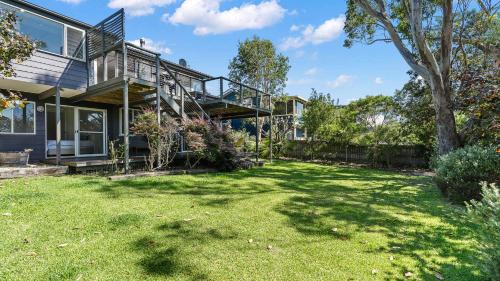 Narrawallee House | Mollymook Breeze - lovely 4 BR home with beach views