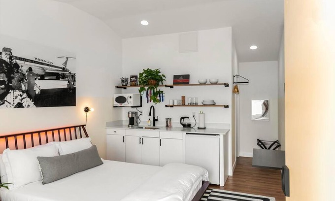 Chandler Apartment | Molokoni Studio suite liʻiliʻi