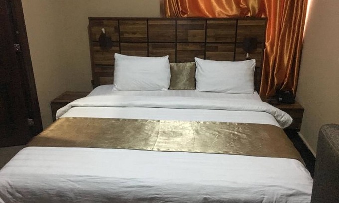 Epetu Hotel | Momak 6 Hotel & Suites