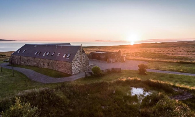 Bornesketaig Apartment | Monkstadt No 8 - McEachanns Hideout