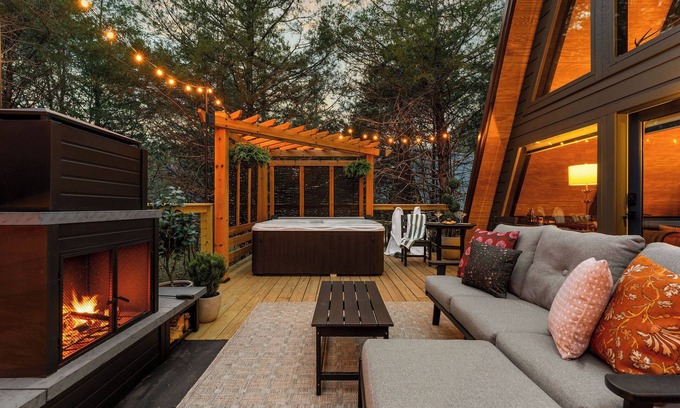 Omaha Cabin | Moody A-Frame Cabin Hot Tub & Fireplace