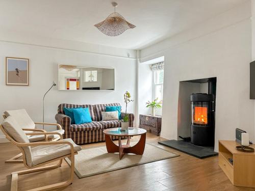 Cawsand House | Mordros Cawsand Cottage, Steps from the Beach
