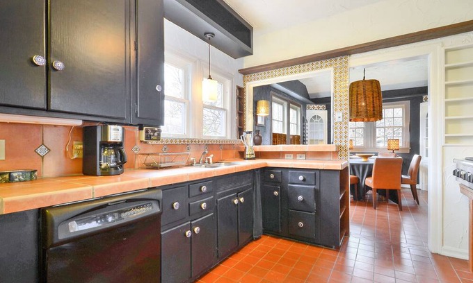 Barton Heights House | Moroccan-Inspired Retreat in SoLa -- Walk to Downtown Sleeps 6
