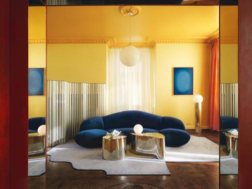 Jezyce Apartment | Most Teatralny Artistic Apartment by BookingHost