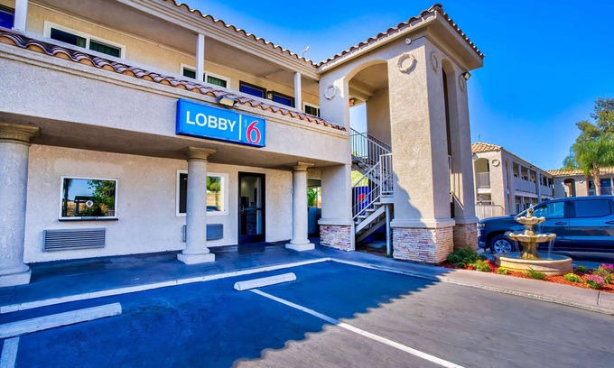 Sun City Hotel | Motel 6 Menifee, CA