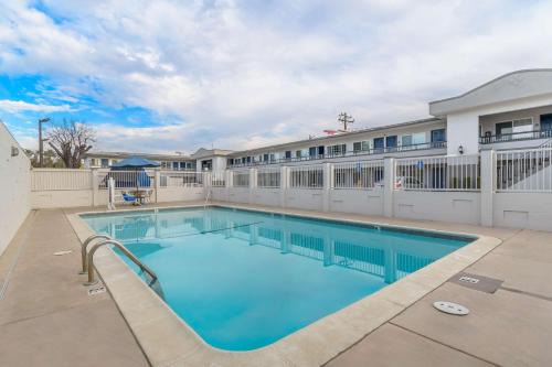 St. Leo's Hotel | Motel 6-San Jose, CA - Convention Center