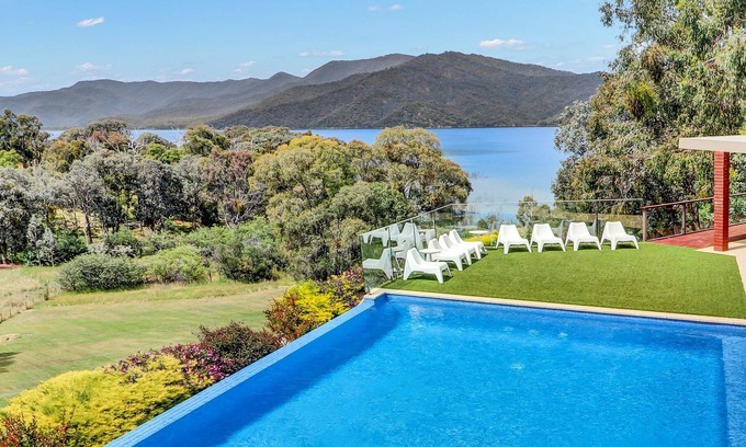 Mountain Bay House | Mountain Bay Retreat