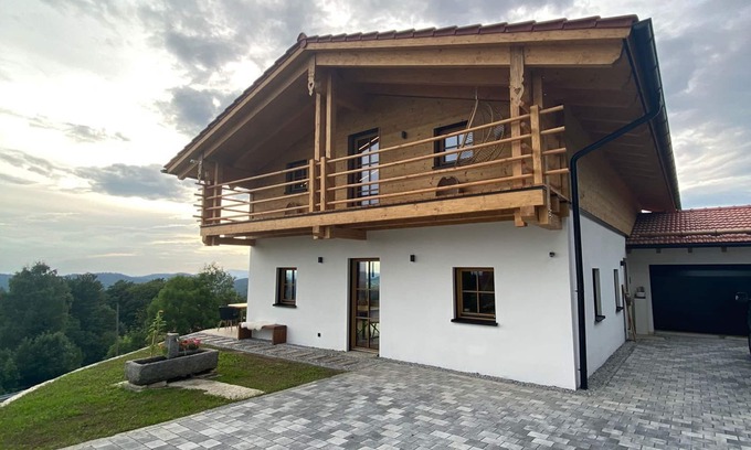 Grainet Ski Chalet | Mountain chalet view