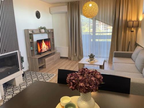 Shiligarnika Apartment | Mountain Escape in Green Life Bansko