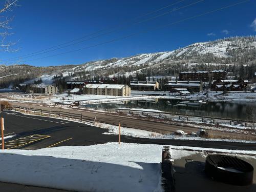 Brian Head Apartment | Mountain Lake View