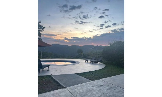 Carara House | Mountain Paradise with 9 Waterfalls & guest house