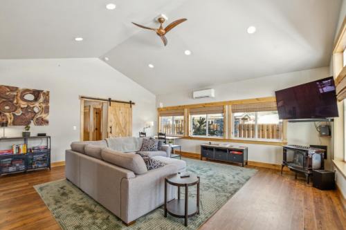 Ronald House | Mountain Retreat with Hot Tub, Game Room and Yard home