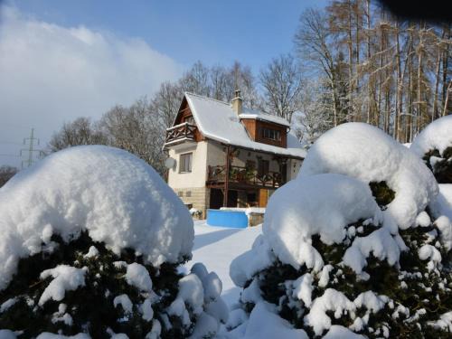 Ktova House | Mountain Retreat with Pool