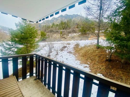 Allos Apartment | Mountain-style studio, Lake, Skiing