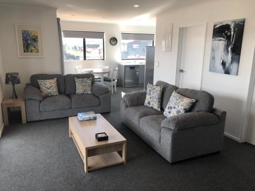 Twizel House | Mountain views on Mackenzie