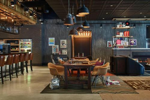 Midtown Hotel | Moxy Atlanta Midtown