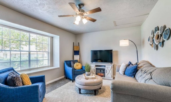 Grand Prairie Apartment | Mpressive Hideaway!