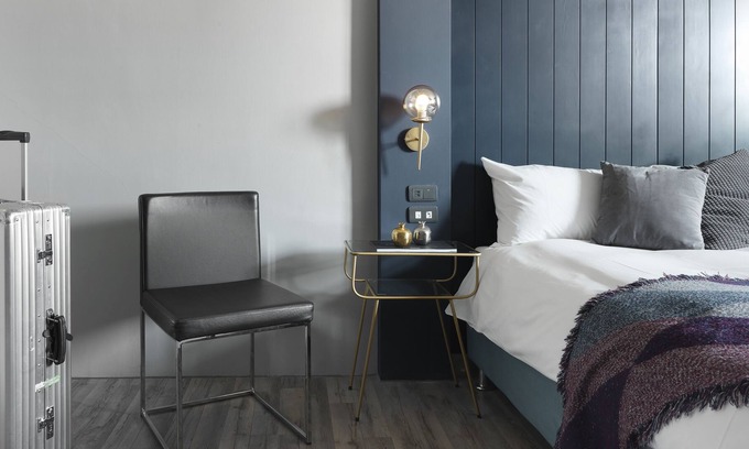 Central District Hotel | Mr. Mantter