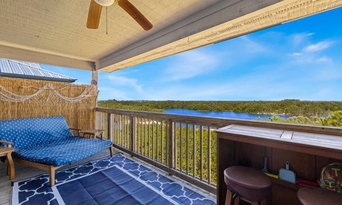 Cedar Key House | Mullet Manor Old Fenimore Condo
