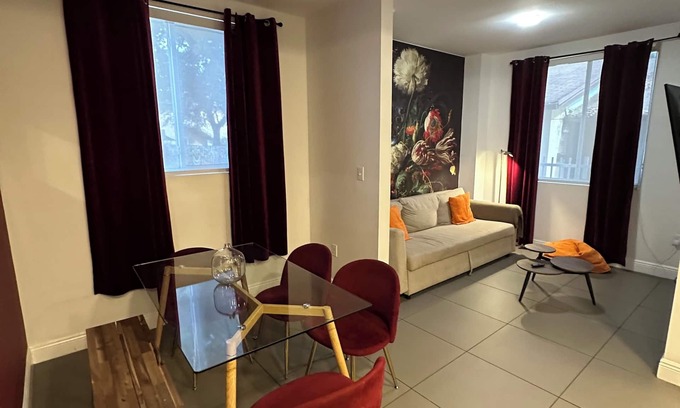 Wynwood Art District Apartment | Muse Stylish Apt 2BR/3BA w/Games Table in Wynwood!